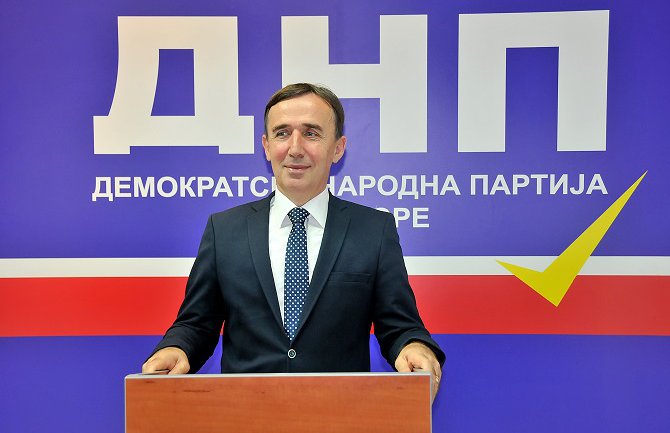 Lakušić: Moraće još dugo  da vježbaju, većina građana protiv učlanjenja u NATO