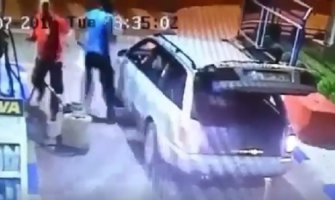 Kamionom uletio u benzinsku pumpu u Nikšiću i 