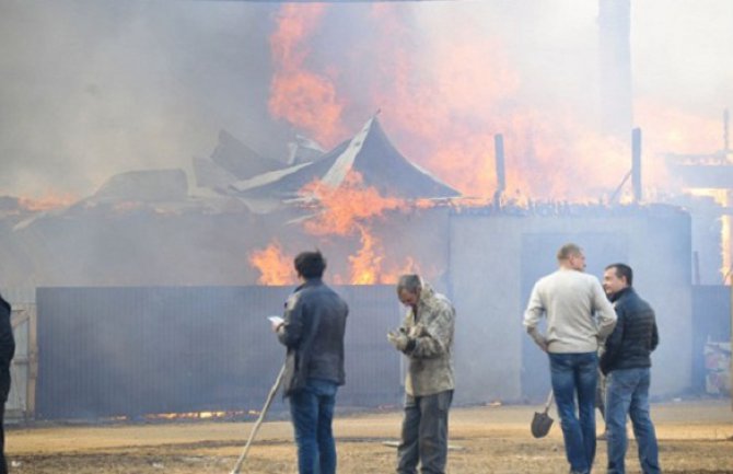 Sibir: Zbog požara evakuisano 200 djece iz ljetnjeg kampa