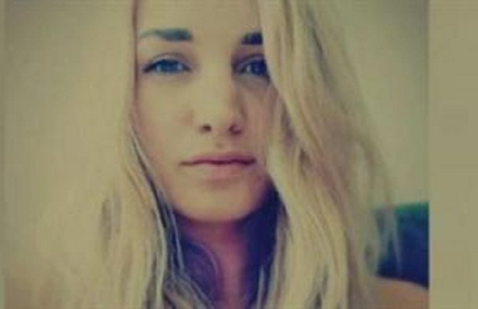 Stravična sudbina zaljubljene djevojke: Umrla od poljupca za laku noć