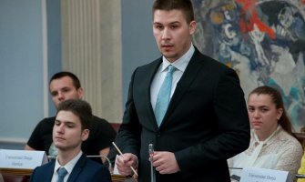 Studenti za slobodu: Omadinsku politiku osloboditi pritiska Vlade