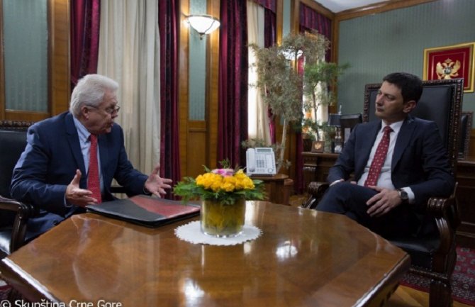  Skupština će u punom kapacitetu raditi profesionalno i transparentno