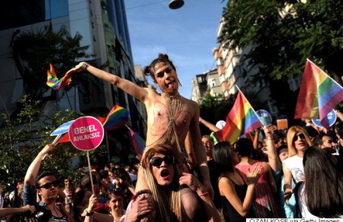 Zabranjena gej parada u Istanbulu