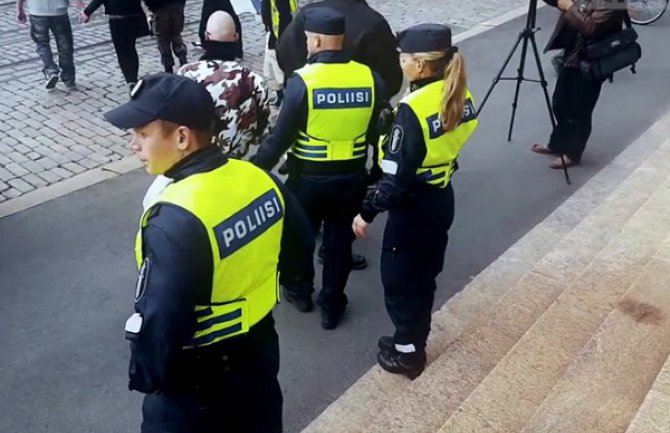 Stariji muškarac ubio policajca, pa sebe