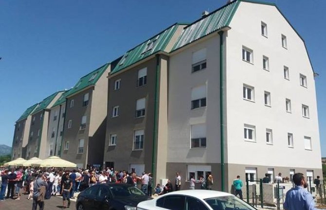 Nikšić: Dodijeljena 62 stana raseljenim porodicama