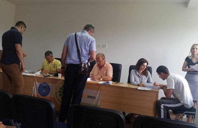 Danilovgrad: U Kući meda dodijeljene košnice pčelarima početnicima