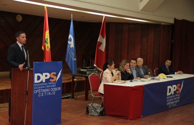DPS već četvrt vijeka najsnažnija politička struktura u CG koja je sačuvala građanski mir