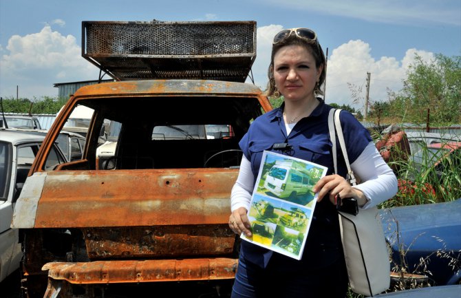 Zaprosio djevojku, a nakon što ga je odbila, zapalio joj automobil (FOTO)