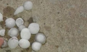 U Podgorici padao grad veličine oraha