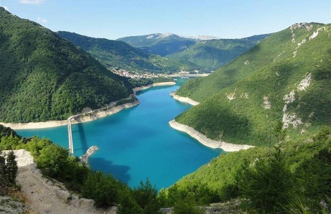 Najveće vještačko jezero u CG  nikoga ne ostavlja ravnodušnim (Foto)