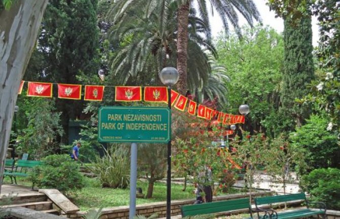 Aćimović ukinula odobrenje za postavljanje tabli 