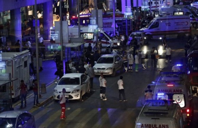 Nikšićanin u Turskoj: Ljudi su u panici, vlada sablasna atmosfera zbog straha od novih napada