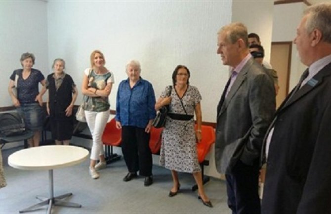 Zabrinjavaju duge liste čekanja u KCCG, pacijenti da se liječe na Cetinju