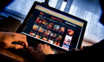 Maloljetnice podaju golišave slike za 50 eura!