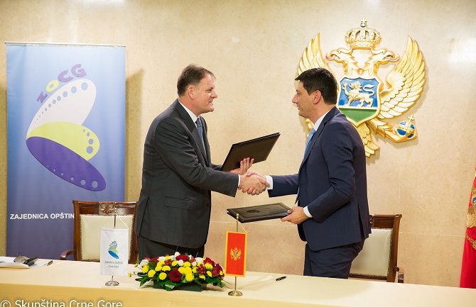 Potpisan Sporazum o saradnji Skupštine i Zajednice opština Crne Gore
