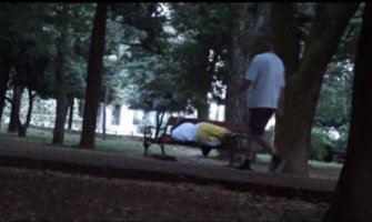 Socijalni eksperiment: Pogledajte koliko Podgoričana je uzelo novac od beskućnika(VIDEO)