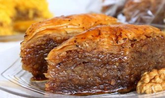 Baklava - kraljica bajramske trpeze (VIDEO)