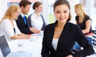 Vrućine ne utiču na dres kod u institucijama, obavezno prikladno odjevanje