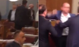 Skupština CG: Zamalo tuča između poslanika DF-a i DPS-a