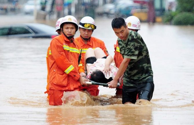 Kina: U poplavama više od 180 mrtvih