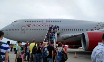 Žena naprasno odlučila da se razvede pa 500 putnika čekalo 7 sati!