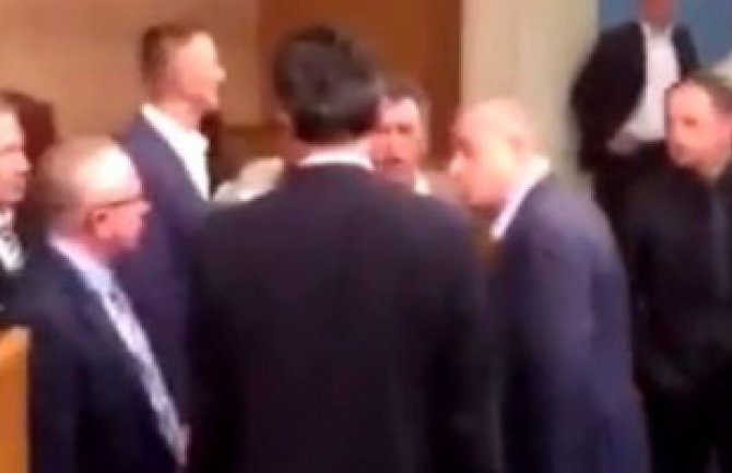 Za incident je potrebno dvoje