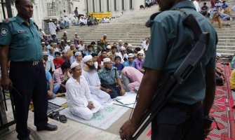 Radikalni islamisti bacili bombe tokom molitve 100.000 ljudi, ima žrtava
