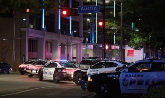 Dalas: Kod napadača nađen eksploziv, priručnik, puške