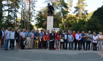 URA: Oni hoće da se kupaju na kraljevoj plaži, a da se svi mi iselimo