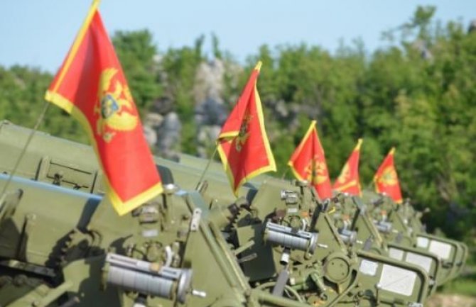 Povodom 13. jula – Dana državnosti počasna artiljerijska paljba na brdu Gorica