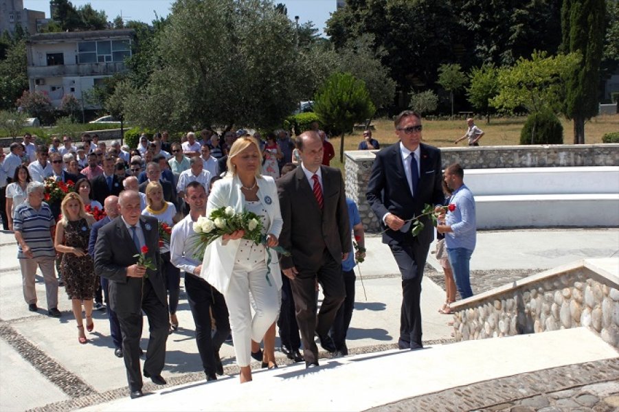 2016071121794370112106561Web