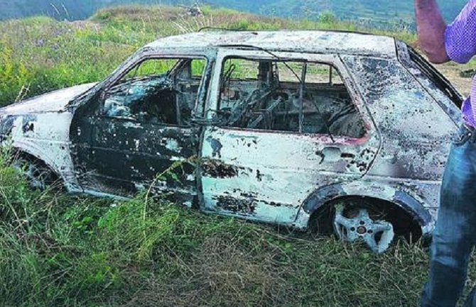 Komšiji smrskao glavu metalnom šipkom, pa ga zapalio u automobilu