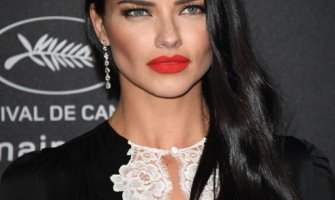 Adrijana Lima otkirva pet vježbi za savršen izgled (Video)