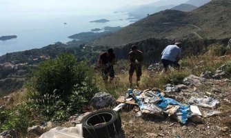 Umjesto roštiljanja, Dan državnosti proslavili akcijom čišćenja! (FOTO)