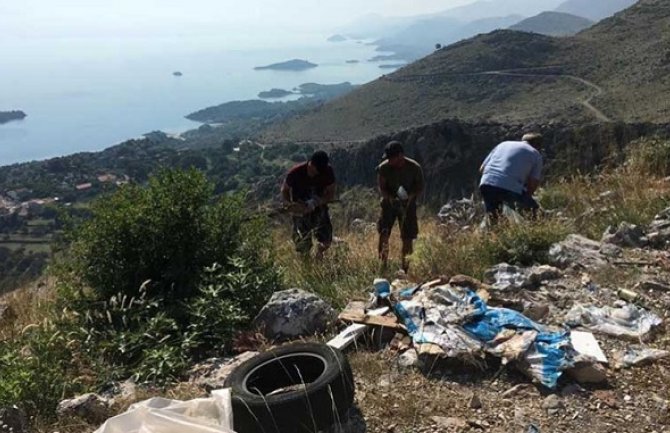 Umjesto roštiljanja, Dan državnosti proslavili akcijom čišćenja! (FOTO)