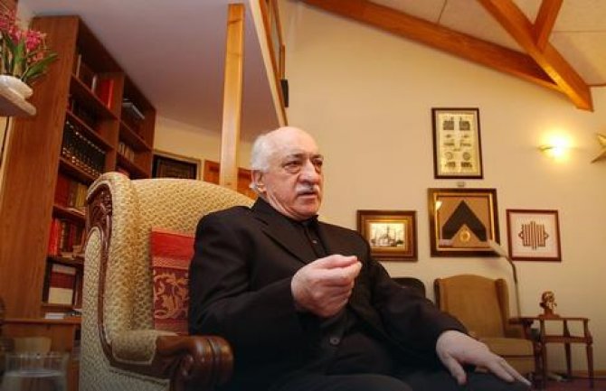 Fetulah Gilen čovjek za kojeg se vjeruje da stoji iza vojnog puča