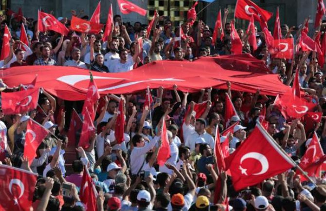 Zbog pokušaja puča u Turskoj pritvoreno više od 6.000 ljudi 