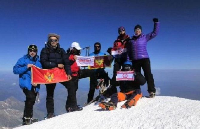 Crnogorska zastava četvrti put na najvišem vrhu Evrope