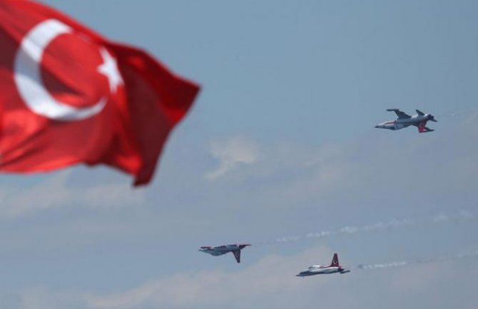 Erdogan naredio borbenim avionima da patroliraju nebom