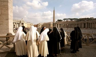 Časne sestre pomagale ministru u skrivanju ukradenog novca i dragulja