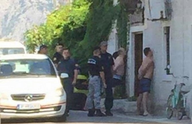  Policija pretresala Kotorane, poznati kao bliski članovima kavačkog klana