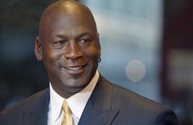 Legendarni  košarkaš Džordan želi da smiri napetost između Afroamerikanaca i policije