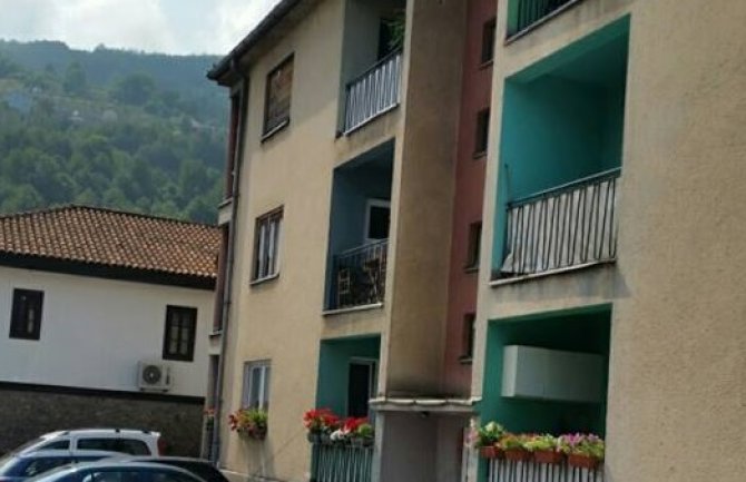 Zgrada uz kuću Rista Ratkovića zbog loše fasade narušava ambijent