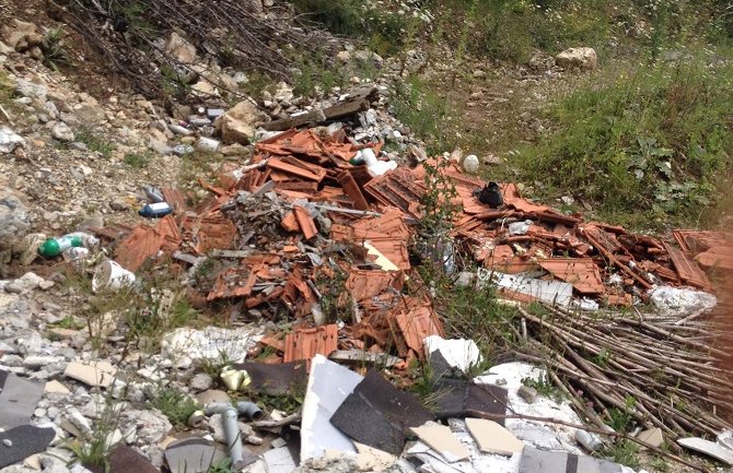 Novčano kazniti svakog pojedinca zbog nesavjesnog odnosa prema životnoj sredini