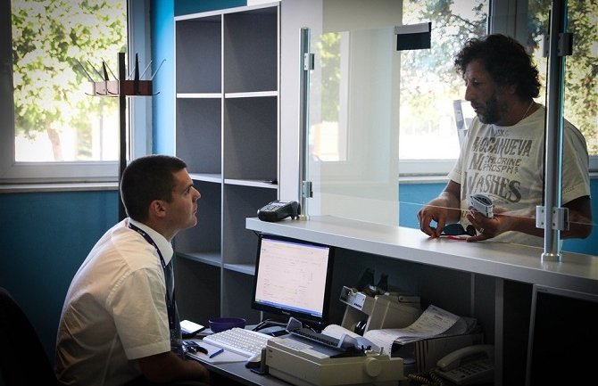 Sjutra rade svi šalteri za naplatu u EPCG