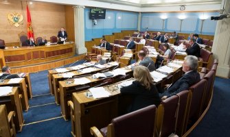 Skupština platila tri prevodioca za albanski jezik 2.100 eura