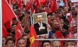 Počeo skup podrške u Kelnu, Erdoganove pristalice skandiraju: 