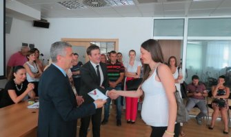 Hiljadu plus: Vaučeri za još 100 građana sa liste čekanja