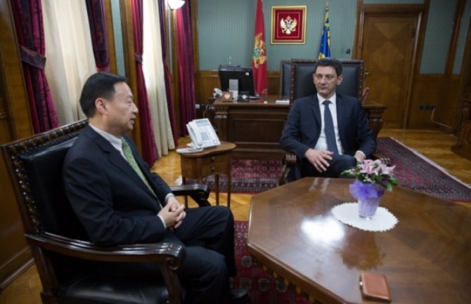 Osnažiti saradnju u oblastima zaštite životne sredine