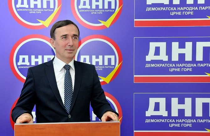 Lakušić: Javnost godinama svjedok primitivizma i prostakluka zvaničnika DPS-a